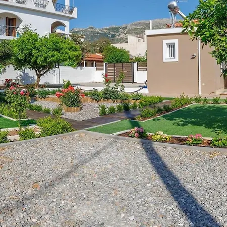 Garden House Neápolis