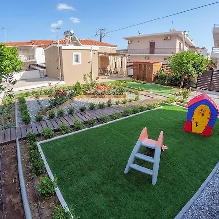 Ferienhaus Garden House Neápolis