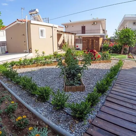 Ferienhaus Garden House Neápolis