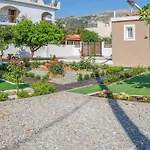 Garden House Neápolis