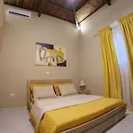 Garden House Neápolis